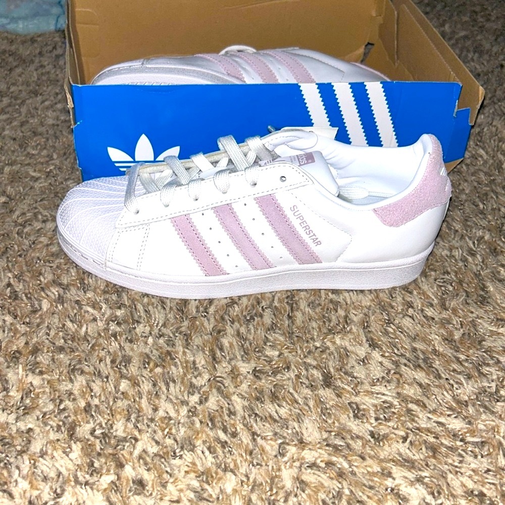Women’s Adidas.